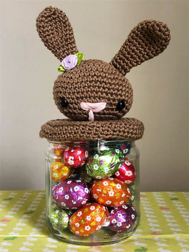 Easy and cute Easter crafts Ideas for kids, include heart designs, floral tattoos and more. There have bunny paper cut, Easter eggs painting, crochet and so on. #eastercrafts #eastercraftsfor kids #eastercraftsdiy