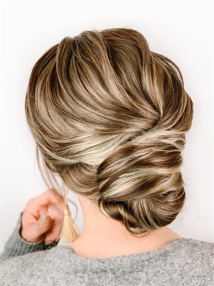 Elegant updo hairstyles for any length and occasion, include low Bun, messy updo and more. If you want to creat updo hairstyle, you can browse our website from time to time. #updos #updohairstyle #bunhairstyles