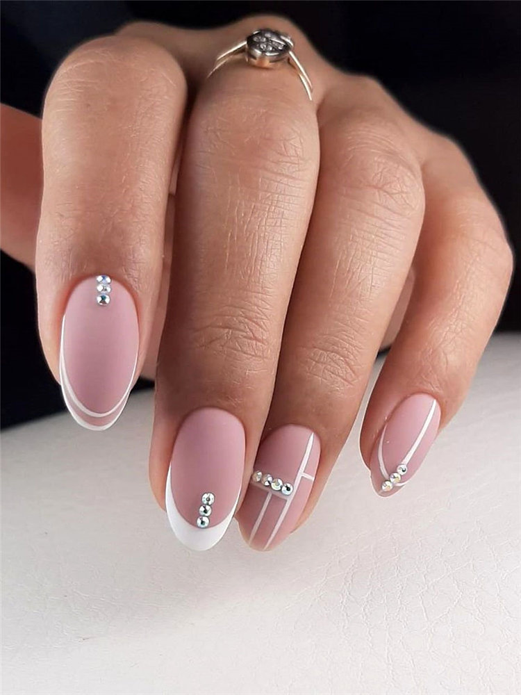 french nail designs ideas, include glitter nails, short nails, and long nails designs and more. If you want to manicure, you can browse our website from time to time. #frenchtipnails #frenchnails #nailart