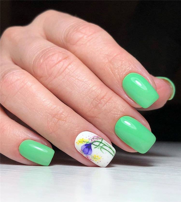 40 Flowers Nails Designs For Spring and Summer