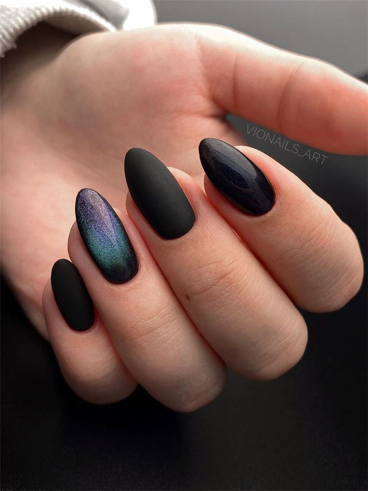 Black nail art has become one of the hottest looks in nails. We have found 40 edgy black nails designs ideas include french nails, square, round. Balck nail would be perfect for a any occasion.  #blacknails #nailart #nails