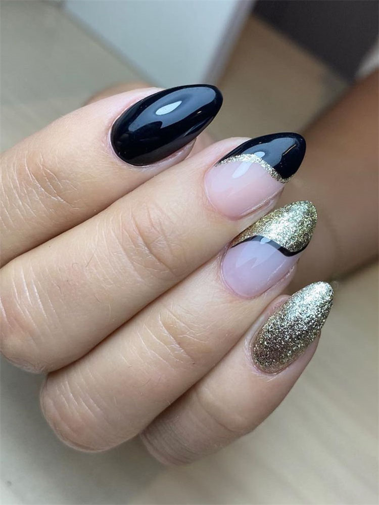 Black nail art has become one of the hottest looks in nails. We have found 40 edgy black nails designs ideas include french nails, square, round. Balck nail would be perfect for a any occasion.  #blacknails #nailart #nails