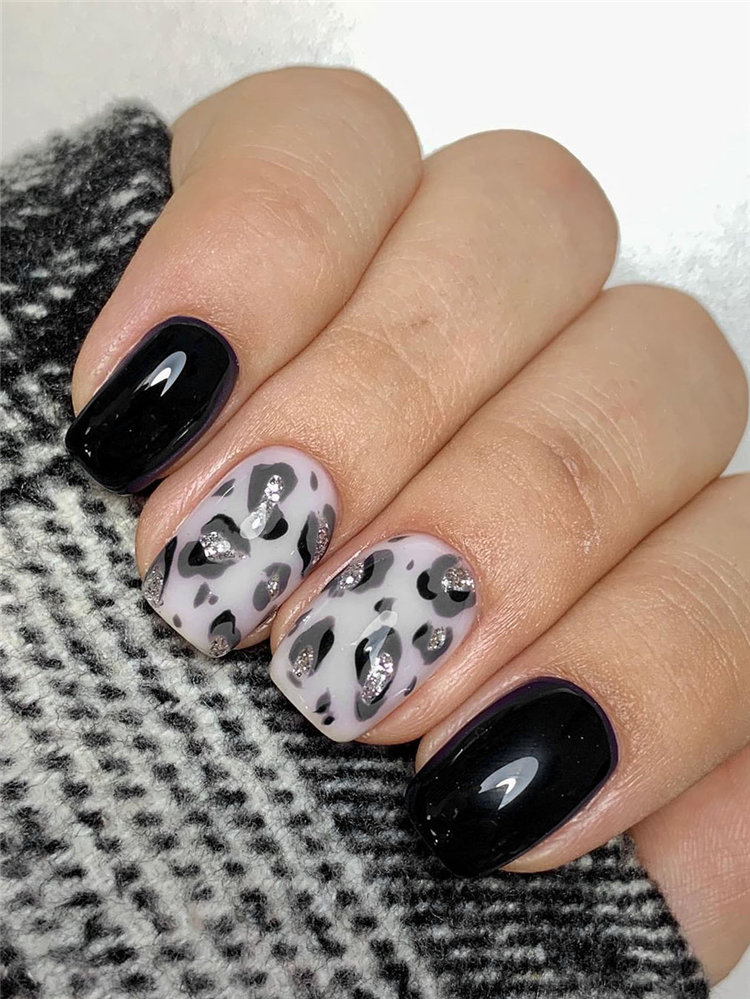 Black nail art has become one of the hottest looks in nails. We have found 40 edgy black nails designs ideas include french nails, square, round. Balck nail would be perfect for a any occasion.  #blacknails #nailart #nails