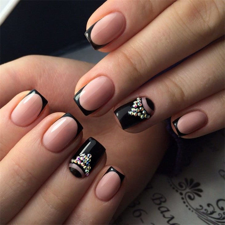 Black nail art has become one of the hottest looks in nails. We have found 40 edgy black nails designs ideas include french nails, square, round. Balck nail would be perfect for a any occasion.  #blacknails #nailart #nails