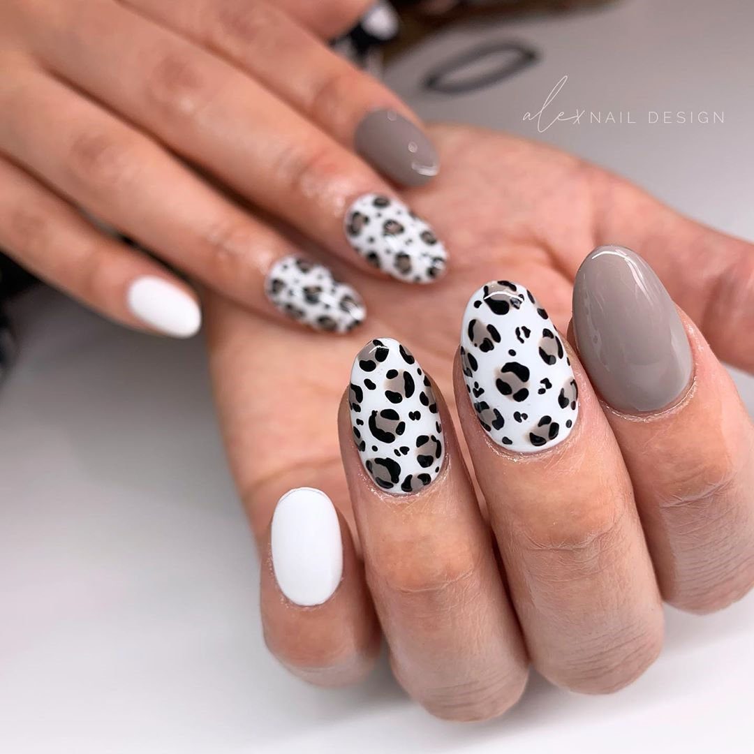 Are you looking for summer nail ideas ? we have found 30 bright summer nails ideas. From white nails to blue nails and more. You will finding a nail art. #summernailideas #nail designs #nailart