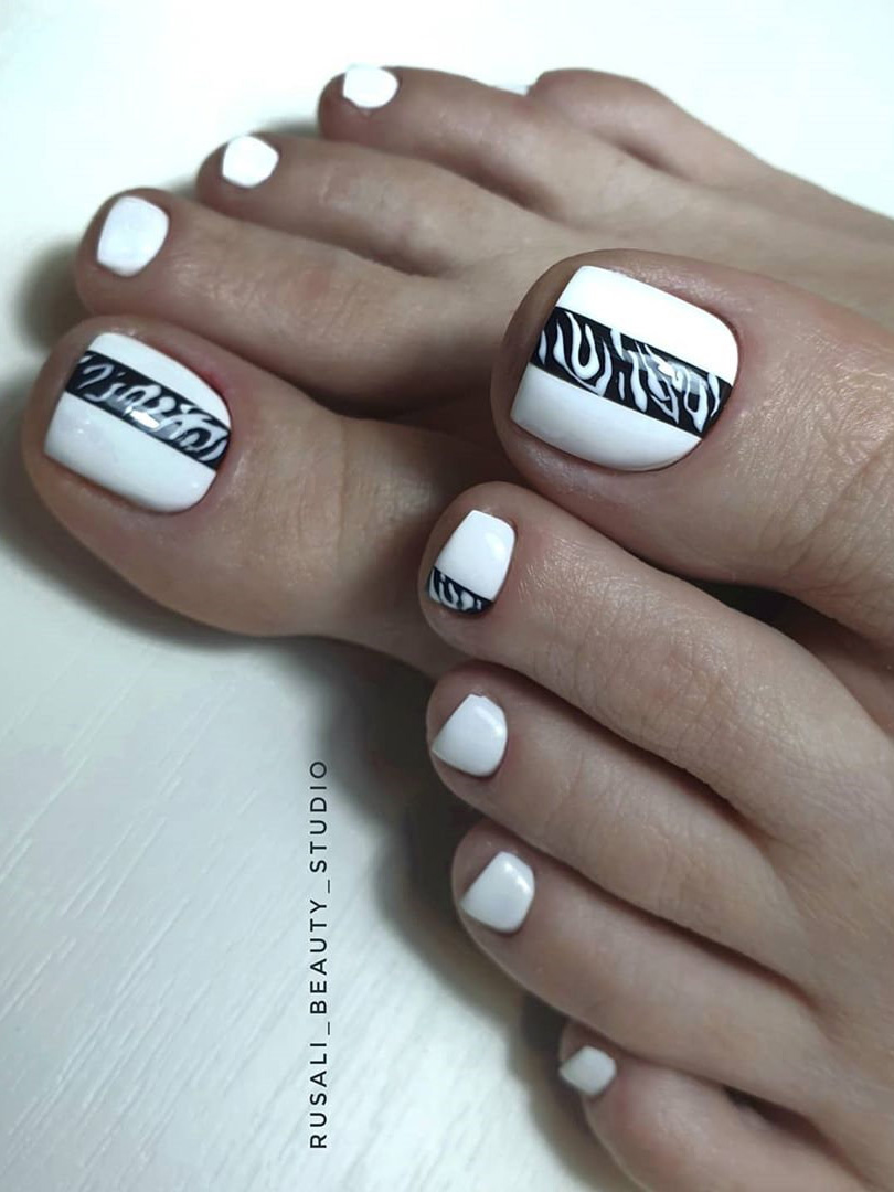 Longing for toe nail art designs? Which pedicure toe nail colors looks more fashion? Today we have 50 cute toe nail art ideas for summer. you will find the best toe nail art design and color. #toenails #summernails #nailideas