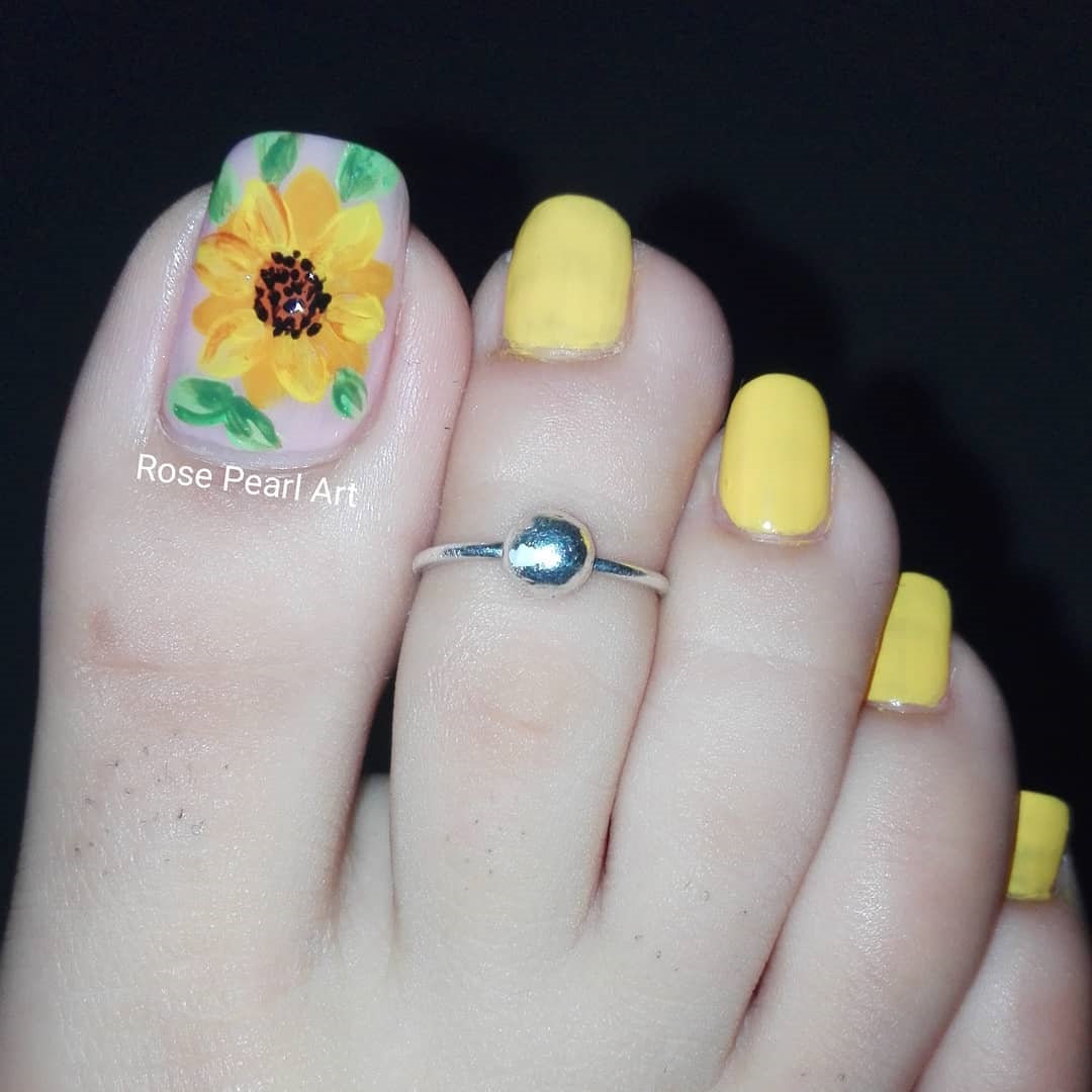 Longing for toe nail art desigs?  Which toe nail colors looks more fashion? Today we have 50 cute toe nail art ideas for summer. you will find the best toe nail art design and color. #toenails #summernails #nailideas
