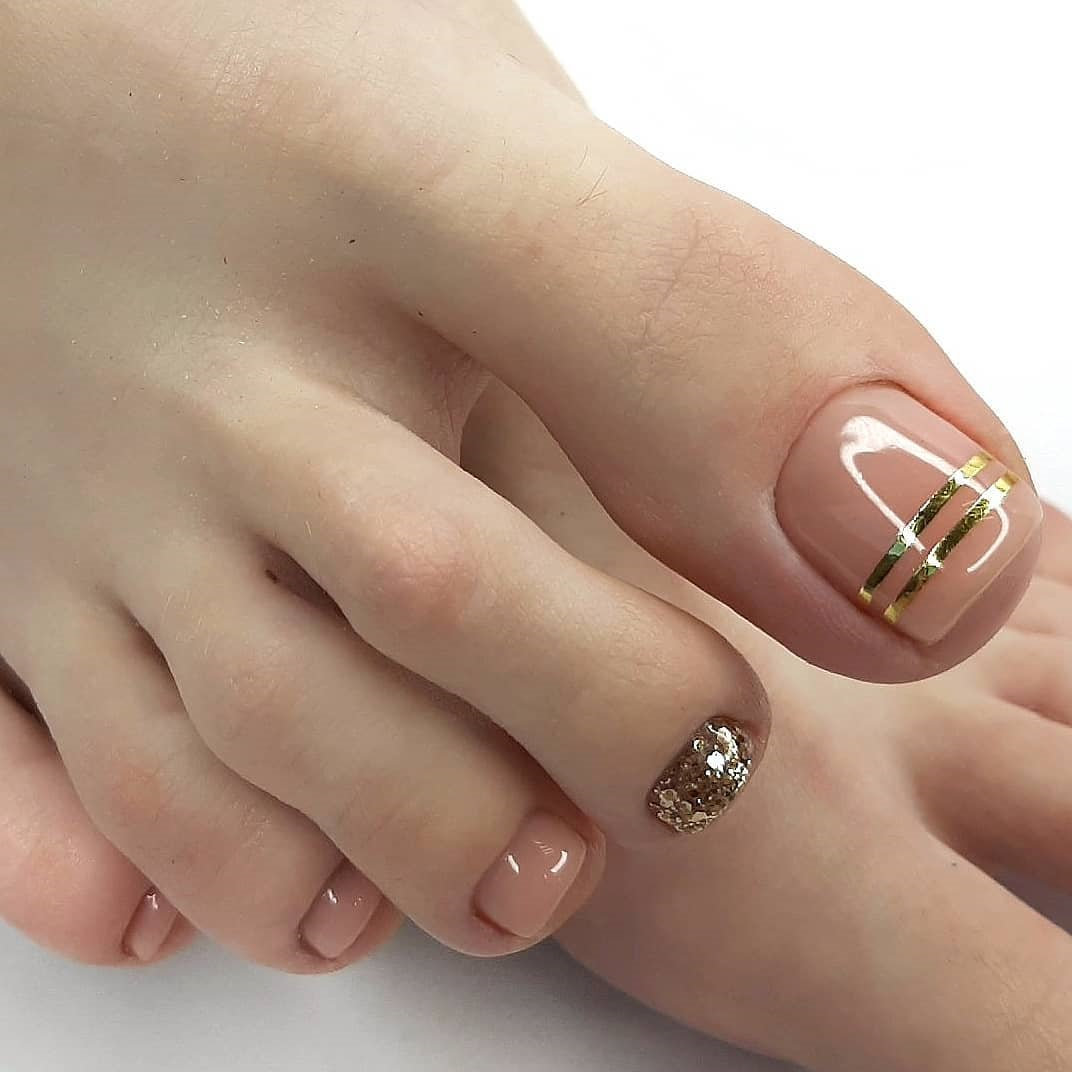 Longing for toe nail art desigs?  Which toe nail colors looks more fashion? Today we have 50 cute toe nail art ideas for summer. you will find the best toe nail art design and color. #toenails #summernails #nailideas