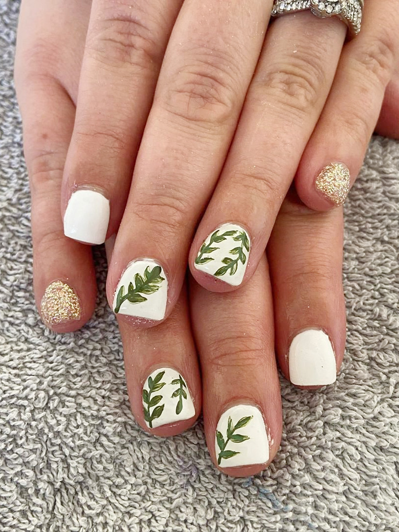 Simple leaf nail design : we collected 20+ of the leaf nails ideas. I hope everyone can choose their nail designs. #leafnaildesign #naildesigns
