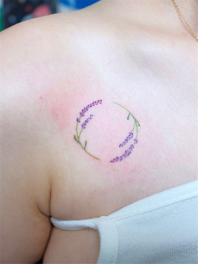 Simple lavender tattoo design ideas on arm, ankle, ribs and and more. If you want to creat lavender tattoo, you can browse our website from time to time. #tattooideas #flowertattoos #lavendertattoo