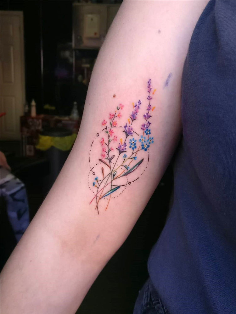 Simple lavender tattoo design ideas on arm, ankle, ribs and and more. If you want to creat lavender tattoo, you can browse our website from time to time. #tattooideas #flowertattoos #lavendertattoo