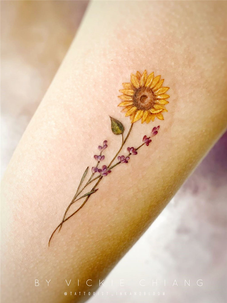 Simple lavender tattoo design ideas on arm, ankle, ribs and and more. If you want to creat lavender tattoo, you can browse our website from time to time. #tattooideas #flowertattoos #lavendertattoo