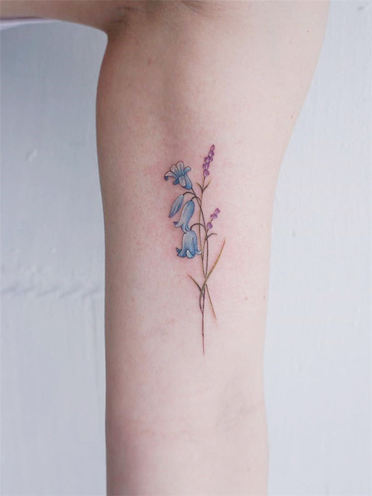 Simple lavender tattoo design ideas on arm, ankle, ribs and and more. If you want to creat lavender tattoo, you can browse our website from time to time. #tattooideas #flowertattoos #lavendertattoo