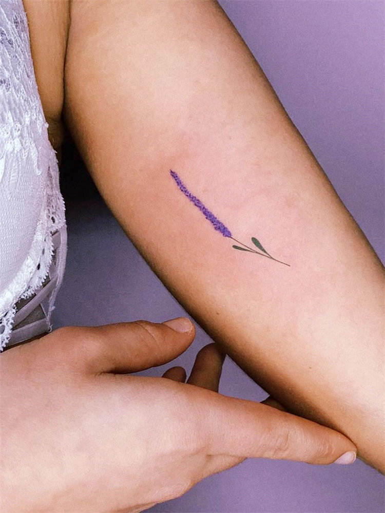 Simple lavender tattoo design ideas on arm, ankle, ribs and and more. If you want to creat lavender tattoo, you can browse our website from time to time. #tattooideas #flowertattoos #lavendertattoo