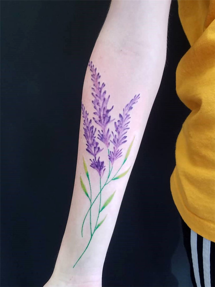 Simple lavender tattoo design ideas on arm, ankle, ribs and and more. If you want to creat lavender tattoo, you can browse our website from time to time. #tattooideas #flowertattoos #lavendertattoo