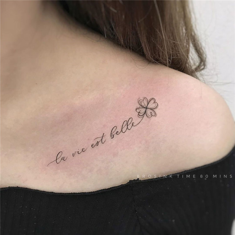 30 four leaf clover tattoo ideas for women, There are green, blue or black line clover tattoos and more. These four leaf clover tattoos will bring you lucky. #clovertattoo #smalltattoos #tattoosforwomen