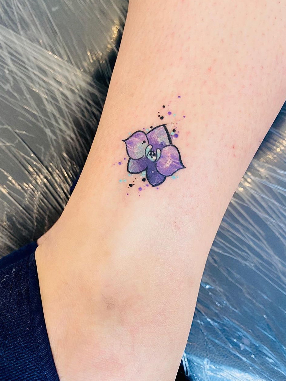 Longing for a small tattoos for women? Today we have 40 small tattoo ideas to show you. Small tattoos are our choice because they are stylish, cute and can be desinged as you like. #smalltattoos #small tattoosforwomen #tattooideas #tinytattoo